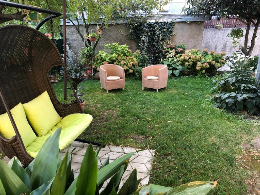Tinikos Guest House Telavi Exterior photo