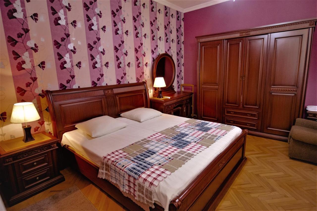 Tinikos Guest House Telavi Exterior photo