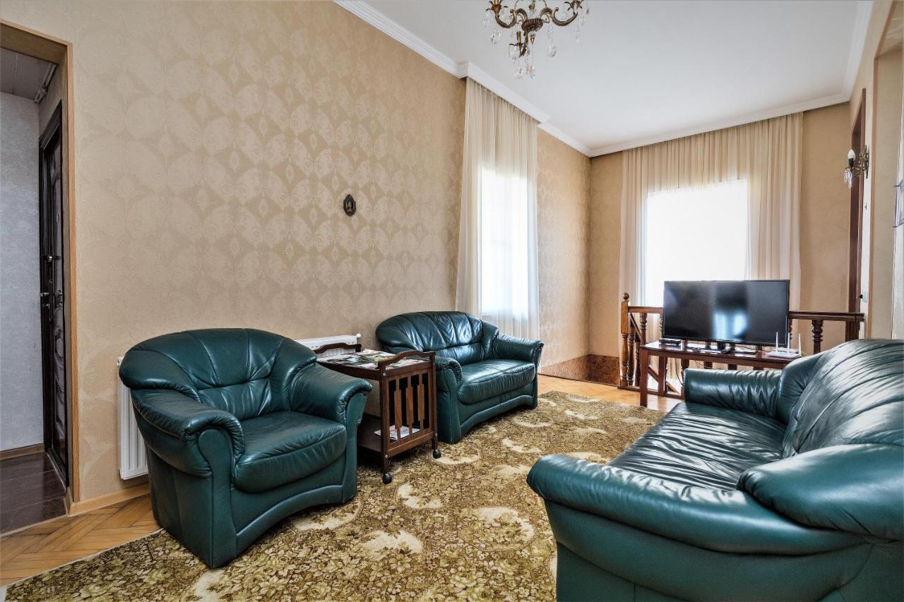 Tinikos Guest House Telavi Exterior photo